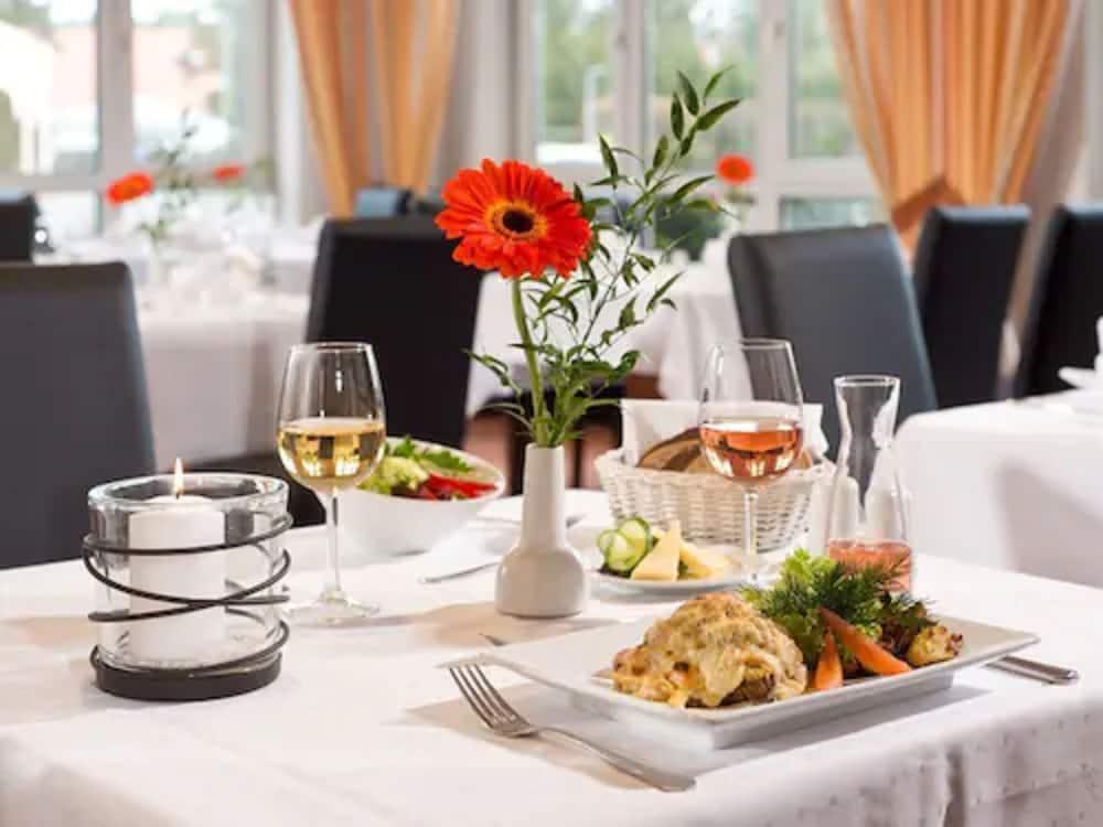 Achat Hotel Schwarzheide Lausitz Eksteriør billede